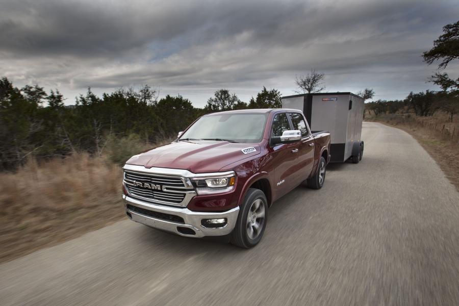  Dodge Ram 1500 Laramie Crew Cab (DT) 2018 года  (фото 2 из 22)